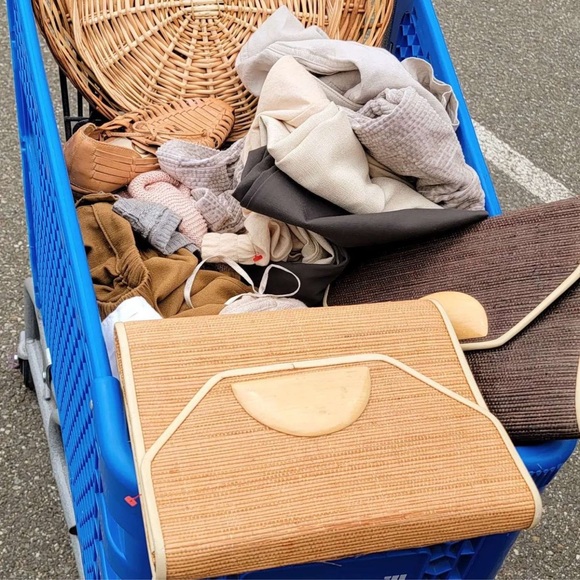 Follow me on ig 🤍🤎🤍 - Picture 8 of 12